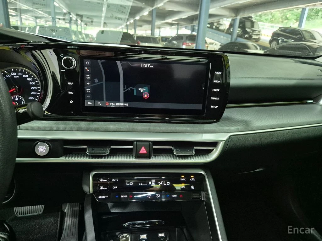 Kia K5 2.0* TRENDY* ПОДГРЕВ* КАМЕРА* КЕЙЛЕС* , снимка 13 - Автомобили и джипове - 54807526