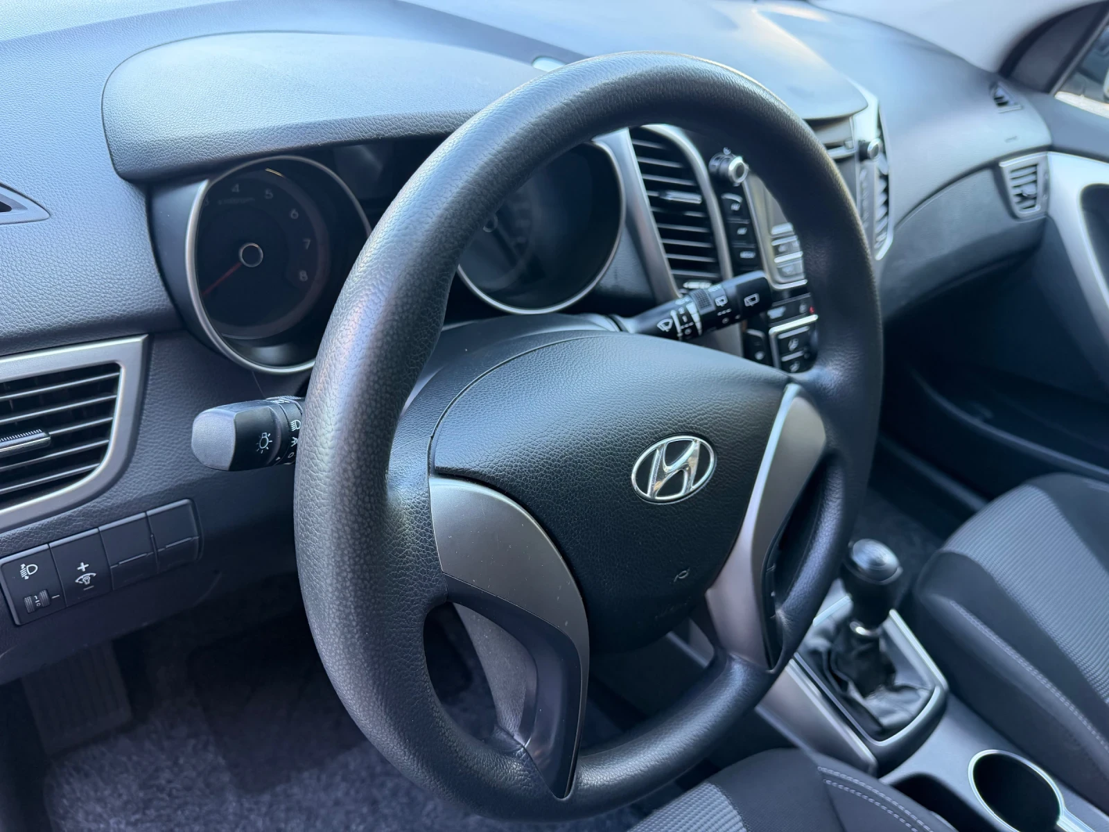 Hyundai I30 1.4* 99k.c.* UNIKAT* REALNI KM* , снимка 9 - Автомобили и джипове - 54965628