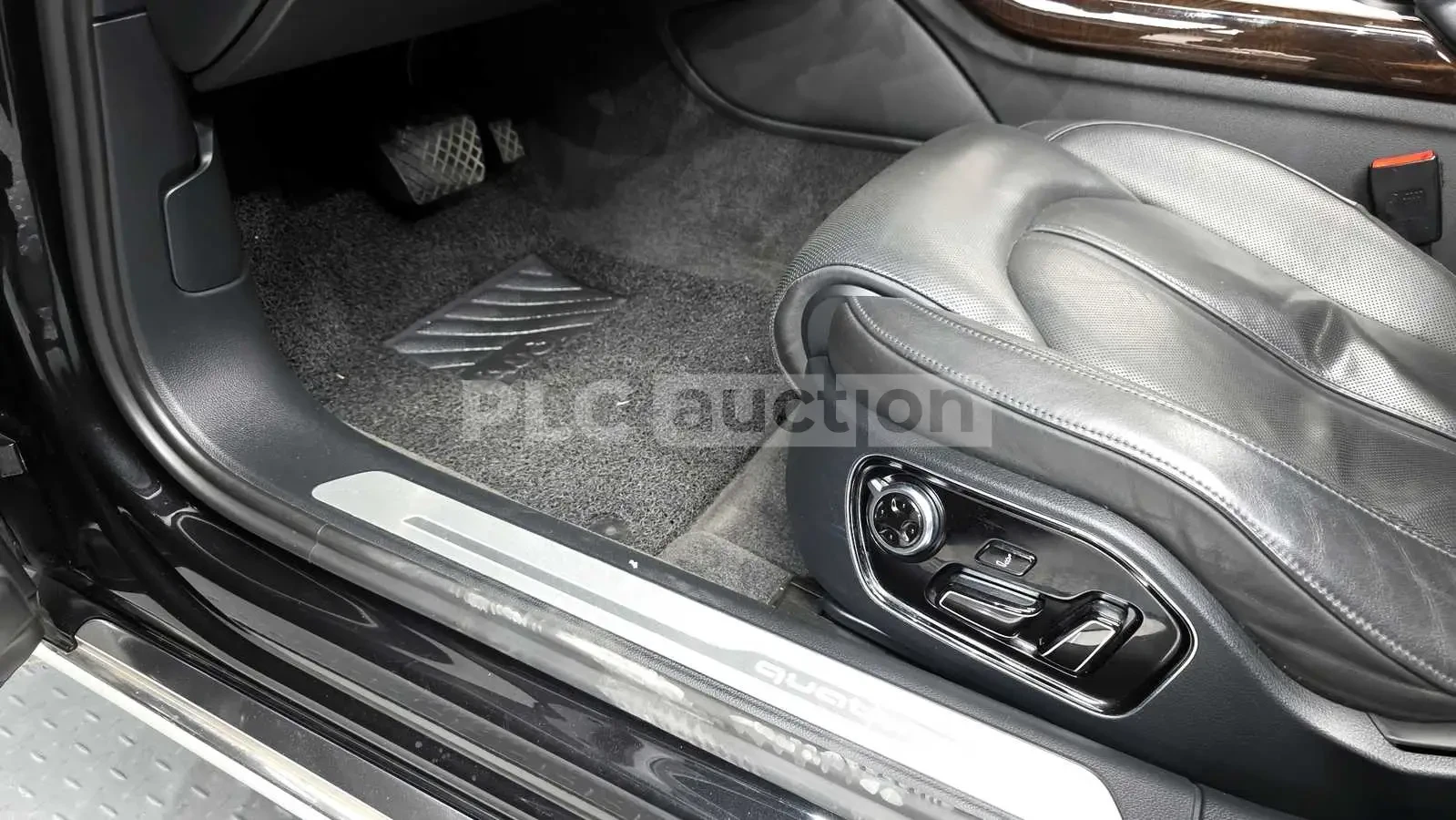 Audi A8 4.2TDI 360CAM/PANO/PRESTIGE LUXURY SPECIAL, снимка 14 - Автомобили и джипове - 54969818