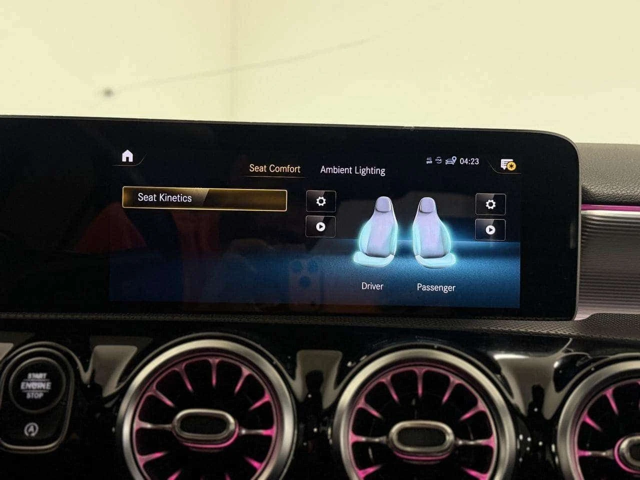 Mercedes-Benz A 220 * 4MATIC * ФИКСИРАНА ЦЕНА* , снимка 15 - Автомобили и джипове - 55170608