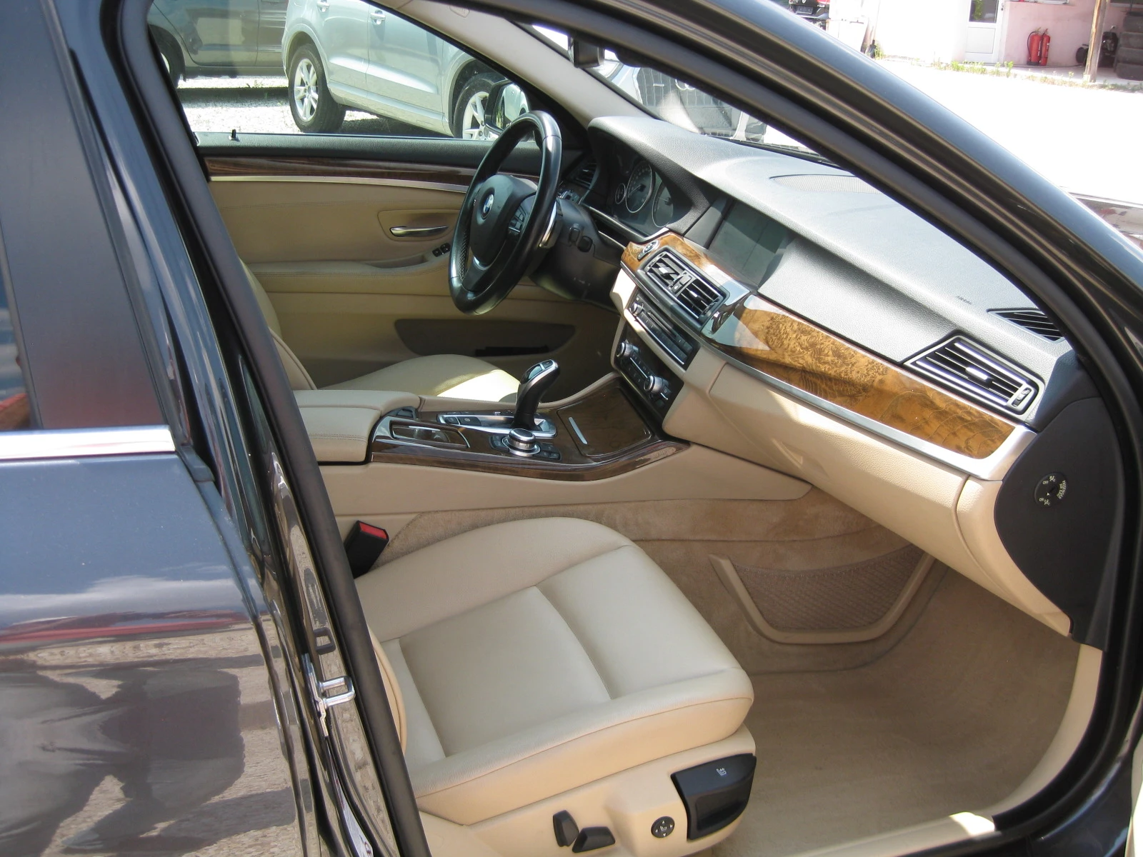 BMW 525 xd, снимка 12 - Автомобили и джипове - 55334343