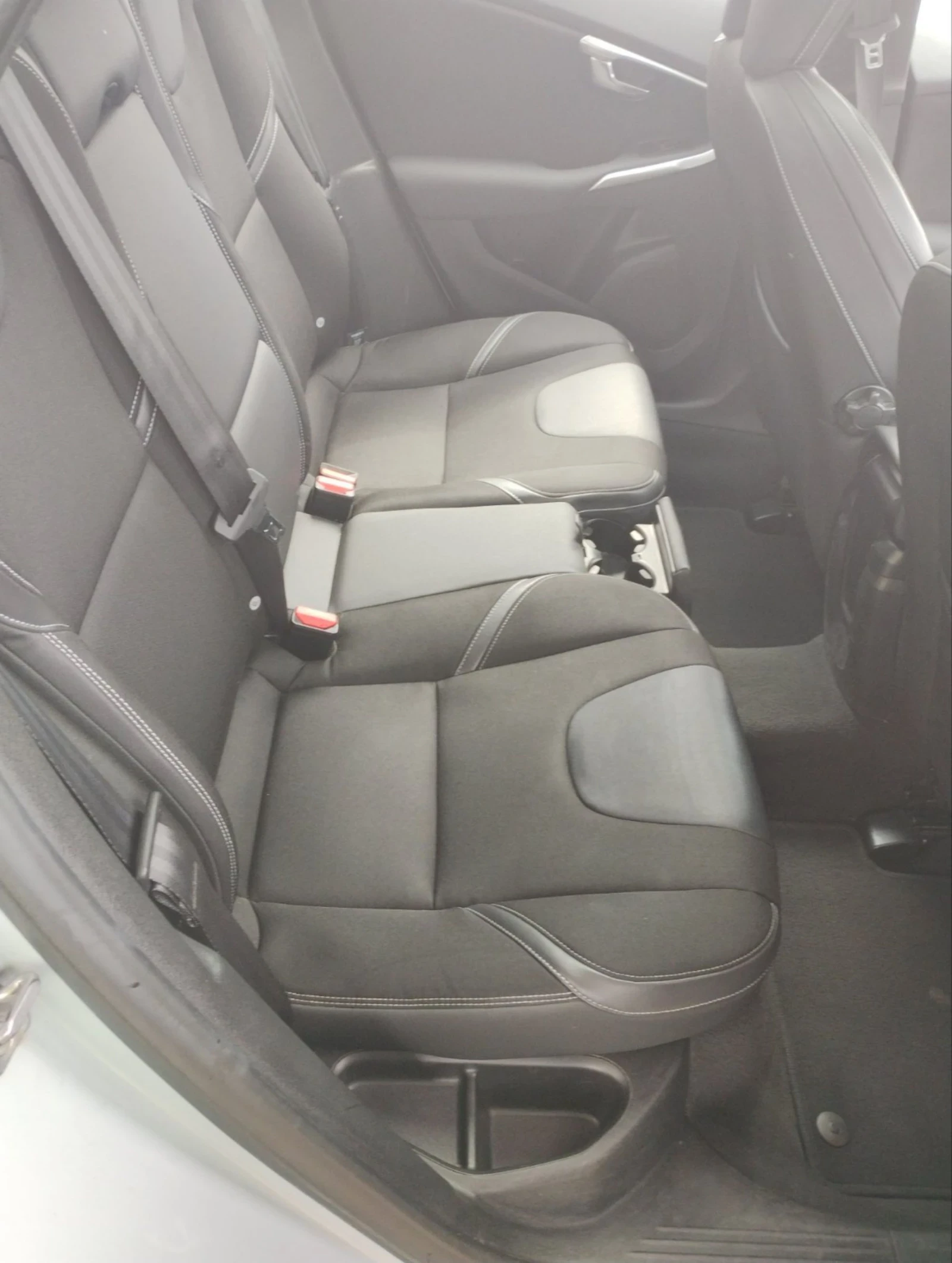 Volvo V40 2.0 D4-190к.с, снимка 15 - Автомобили и джипове - 55394555