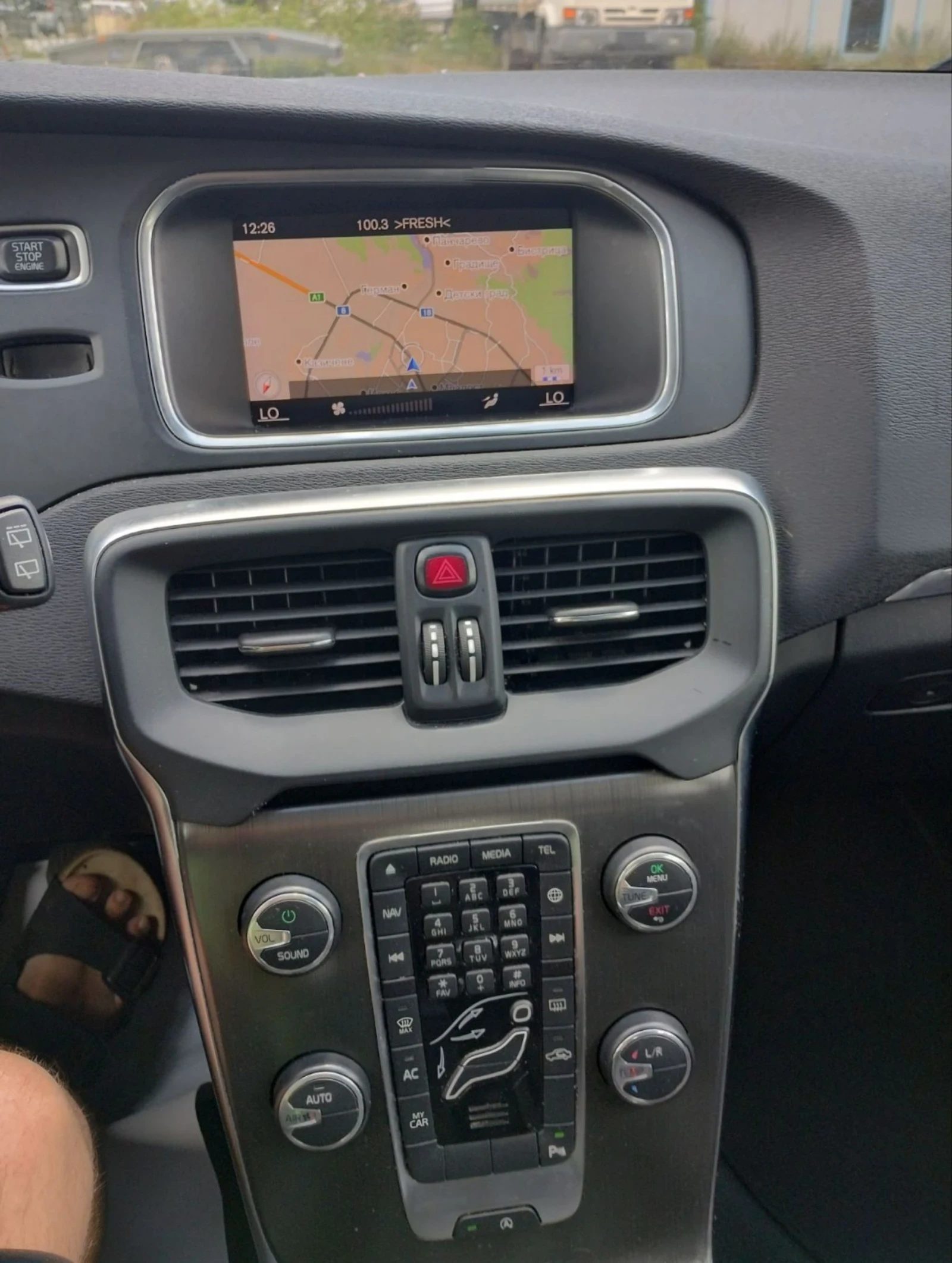 Volvo V40 2.0 D4-190к.с, снимка 13 - Автомобили и джипове - 55394555
