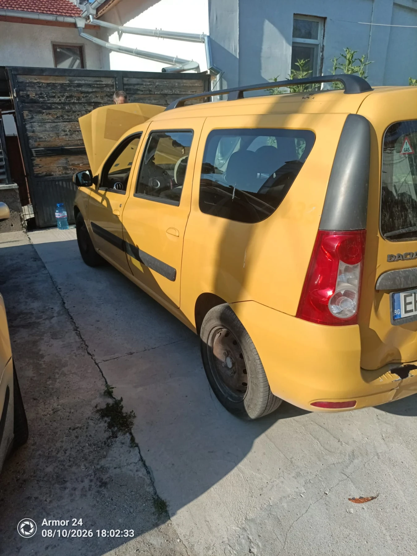 Dacia Logan 1.6 90к.с. Газ/Бензин , снимка 2 - Автомобили и джипове - 55632569