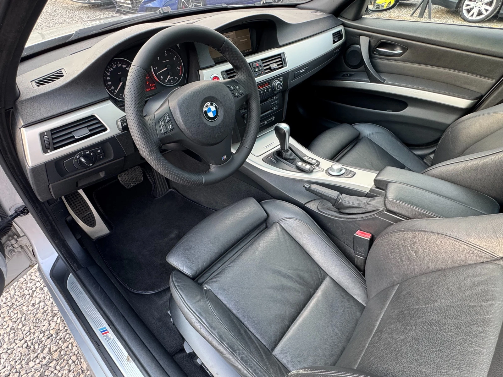 BMW 330 d xD ! M Pack !, снимка 8 - Автомобили и джипове - 55930177
