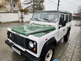     Land Rover Defender 9