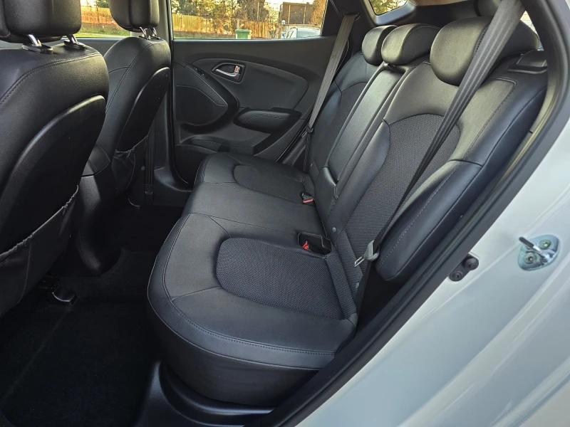 Hyundai IX35 1.7 CRDI* XPOSSIBLE* FACE, снимка 12 - Автомобили и джипове - 52738712