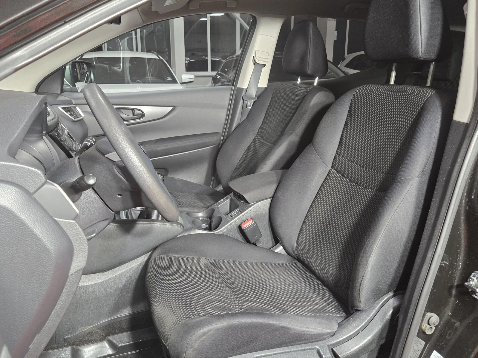 Nissan Qashqai 1.2 DIG-T / EU6 / Топ състояние / Подаръци - изображение 9