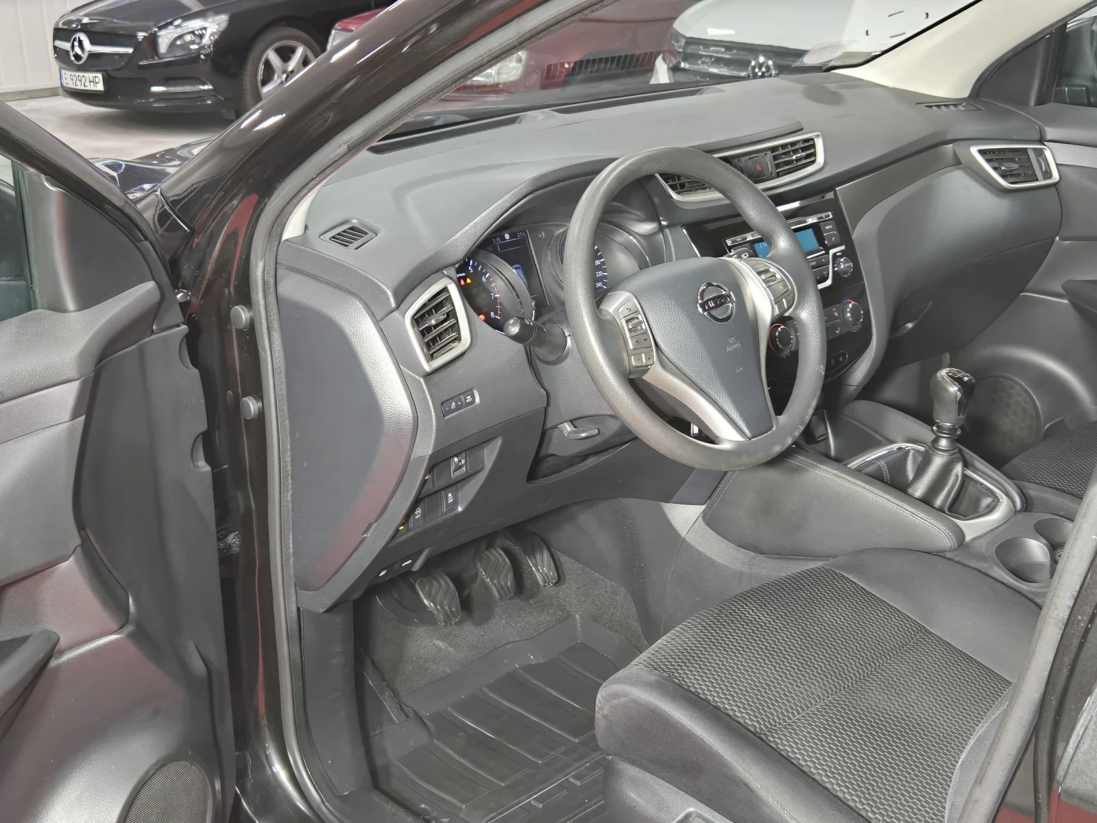 Nissan Qashqai 1.2 DIG-T / EU6 / Топ състояние / Подаръци - изображение 8