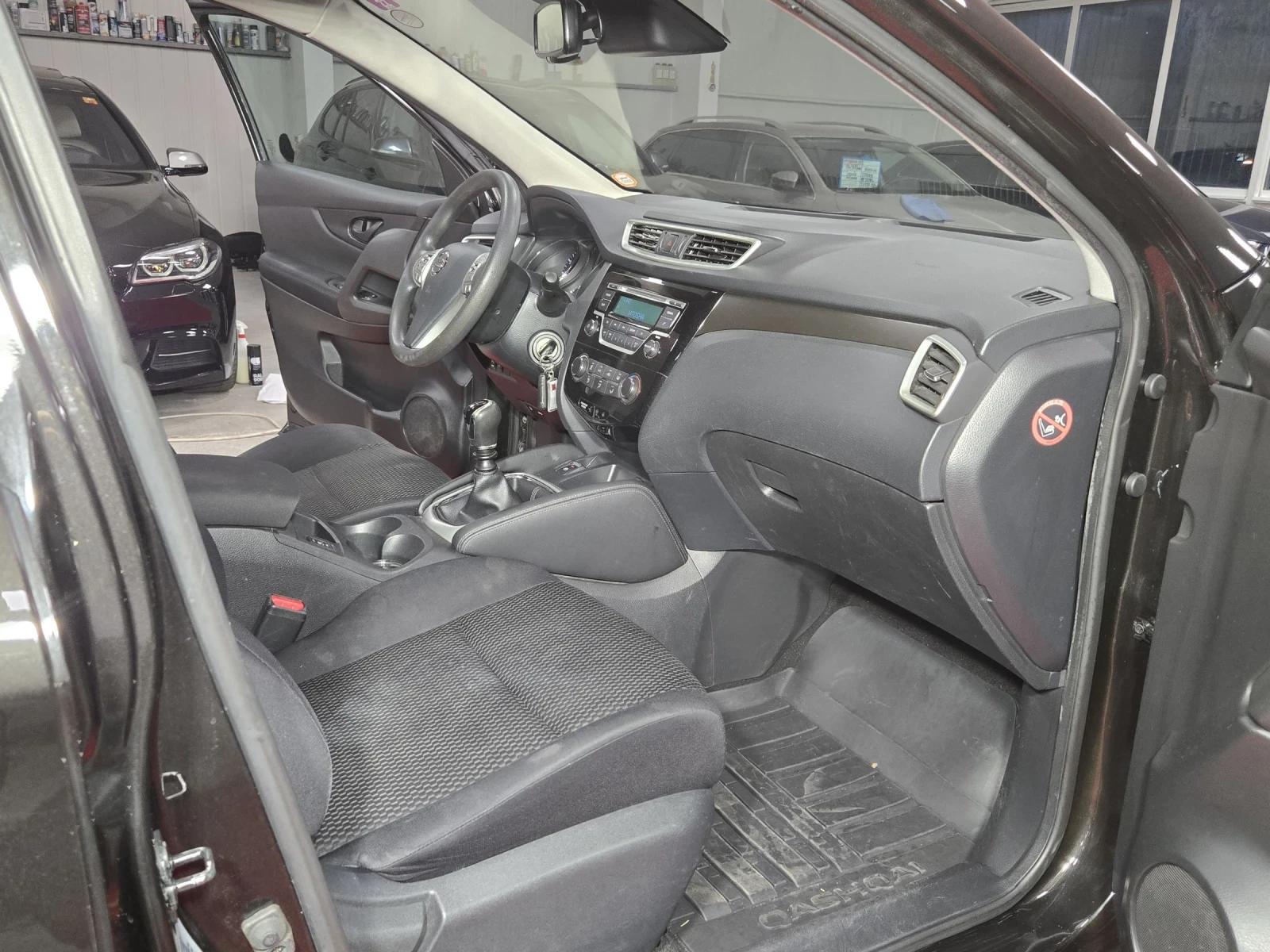 Nissan Qashqai 1.2 DIG-T / EU6 / Топ състояние / Подаръци - изображение 10