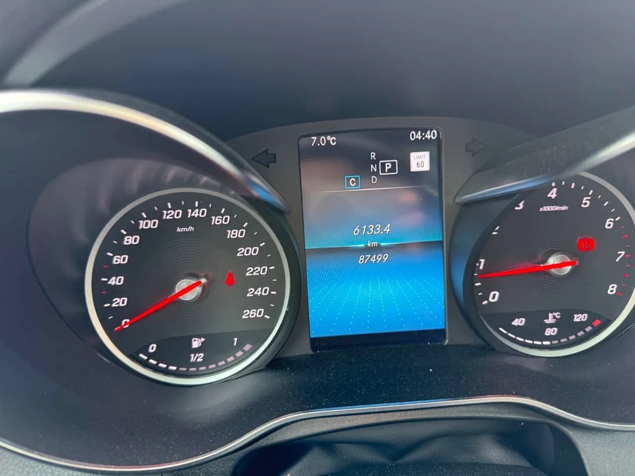 Mercedes-Benz GLC 300 4MATIC* DISTRONIC* 360КАМЕРИ* ПАНОРАМА* , снимка 13 - Автомобили и джипове - 54183167