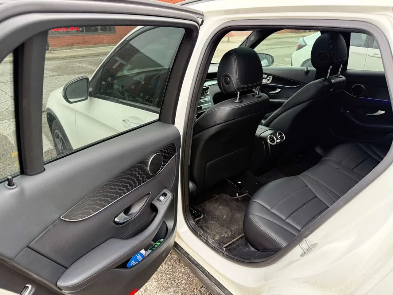 Mercedes-Benz GLC 300 4MATIC* DISTRONIC* 360КАМЕРИ* ПАНОРАМА* , снимка 14 - Автомобили и джипове - 54183167