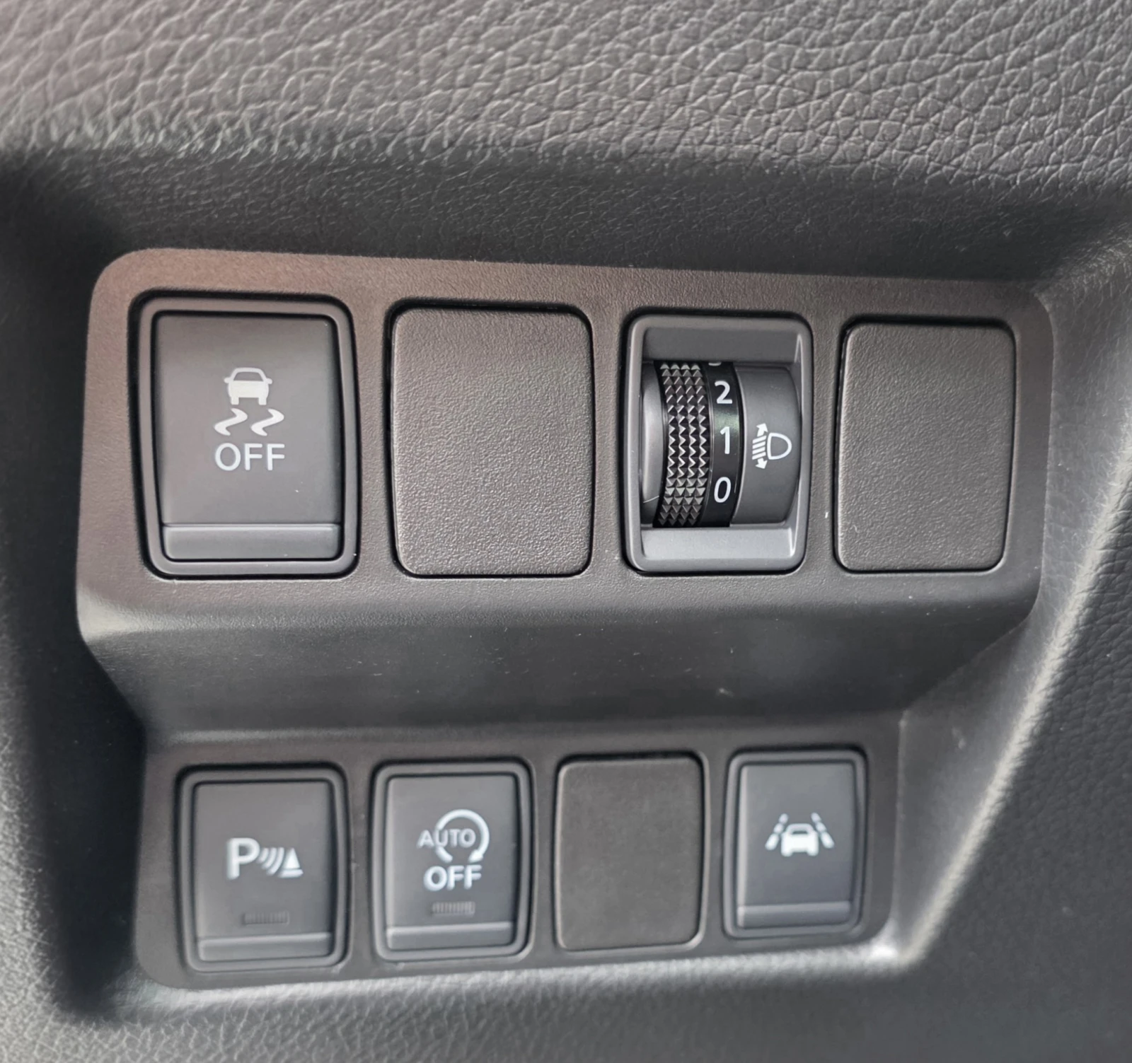Nissan Qashqai 1.5dci 360KAMERA/PANORAMA/LED/KEYLESS, снимка 11 - Автомобили и джипове - 54493156