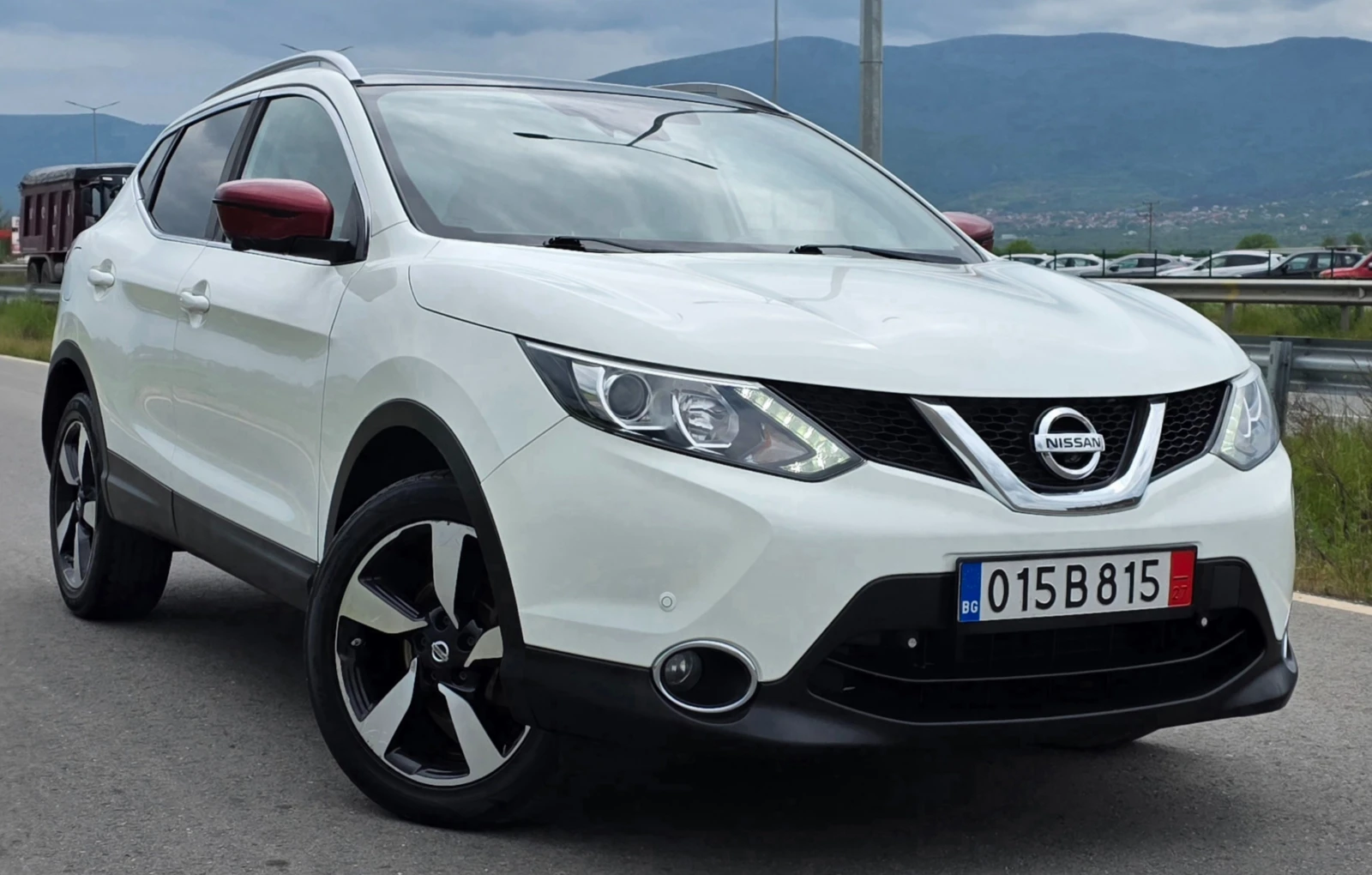 Nissan Qashqai 1.5dci 360KAMERA/PANORAMA/LED/KEYLESS