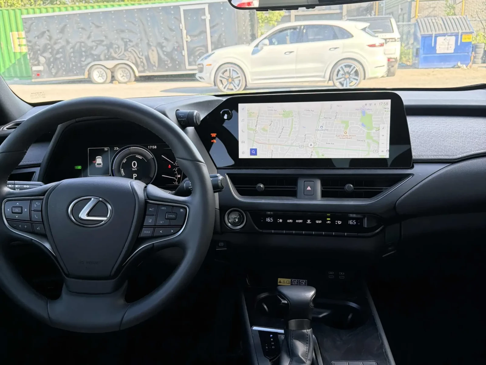 Lexus UX 250h 2 КЛЮЧА * ПАНОРАМА * HUD * CARFAX, снимка 8 - Автомобили и джипове - 55100678