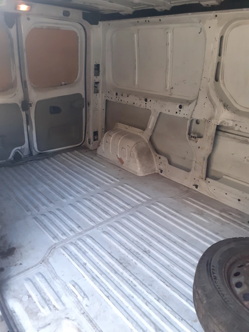 Opel Vivaro, снимка 5 - Бусове и автобуси - 52420362