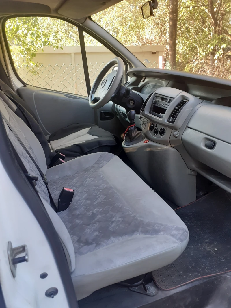 Opel Vivaro, снимка 4 - Бусове и автобуси - 52420362