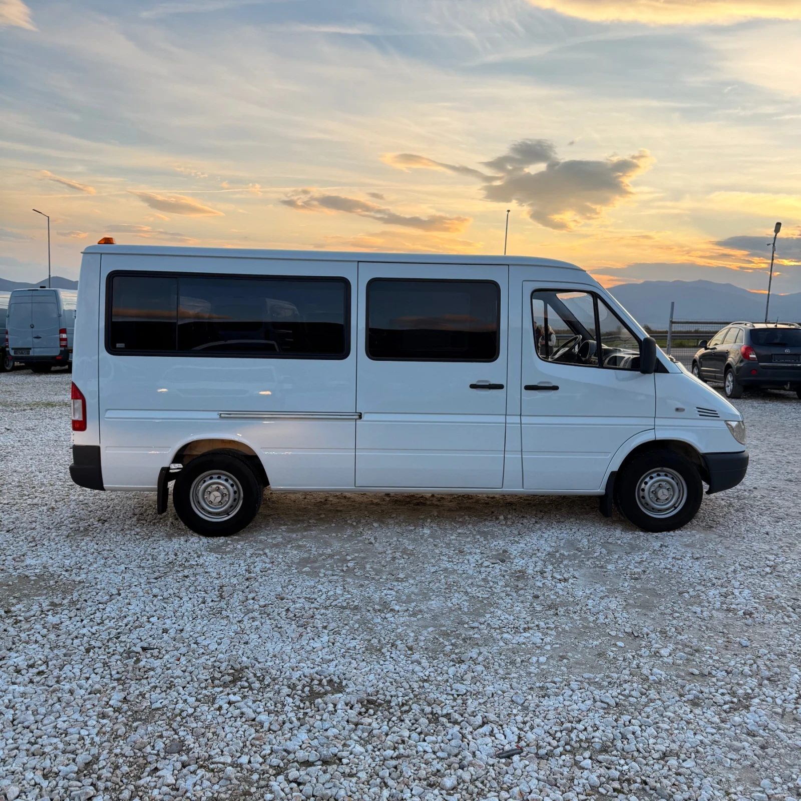 Mercedes-Benz Sprinter 313 !!!ЛИЗИНГ!!!-9-Местен-Климатик-НОВ-ВНОС - изображение 6