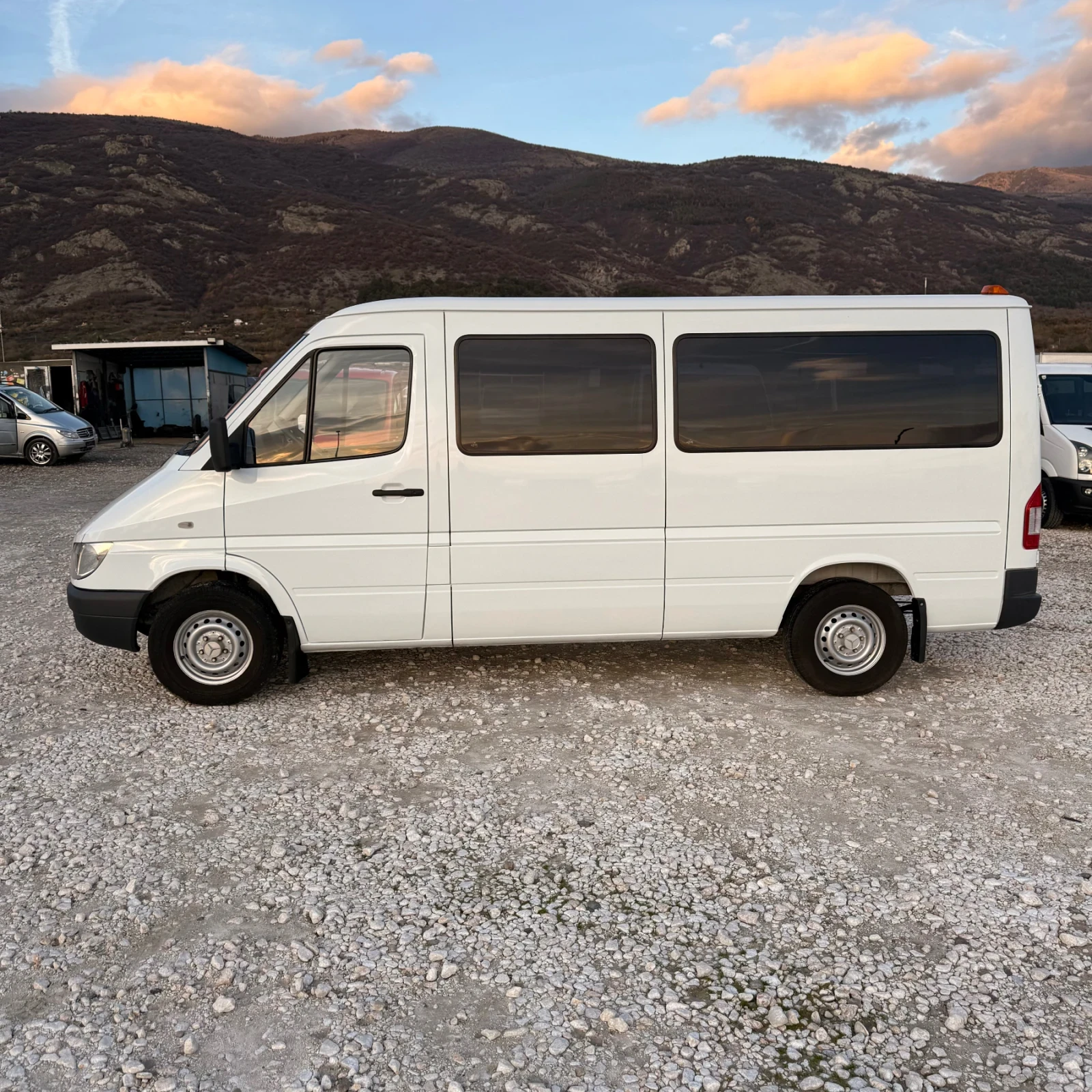 Mercedes-Benz Sprinter 313 !!!ЛИЗИНГ!!!-9-Местен-Климатик-НОВ-ВНОС - изображение 4