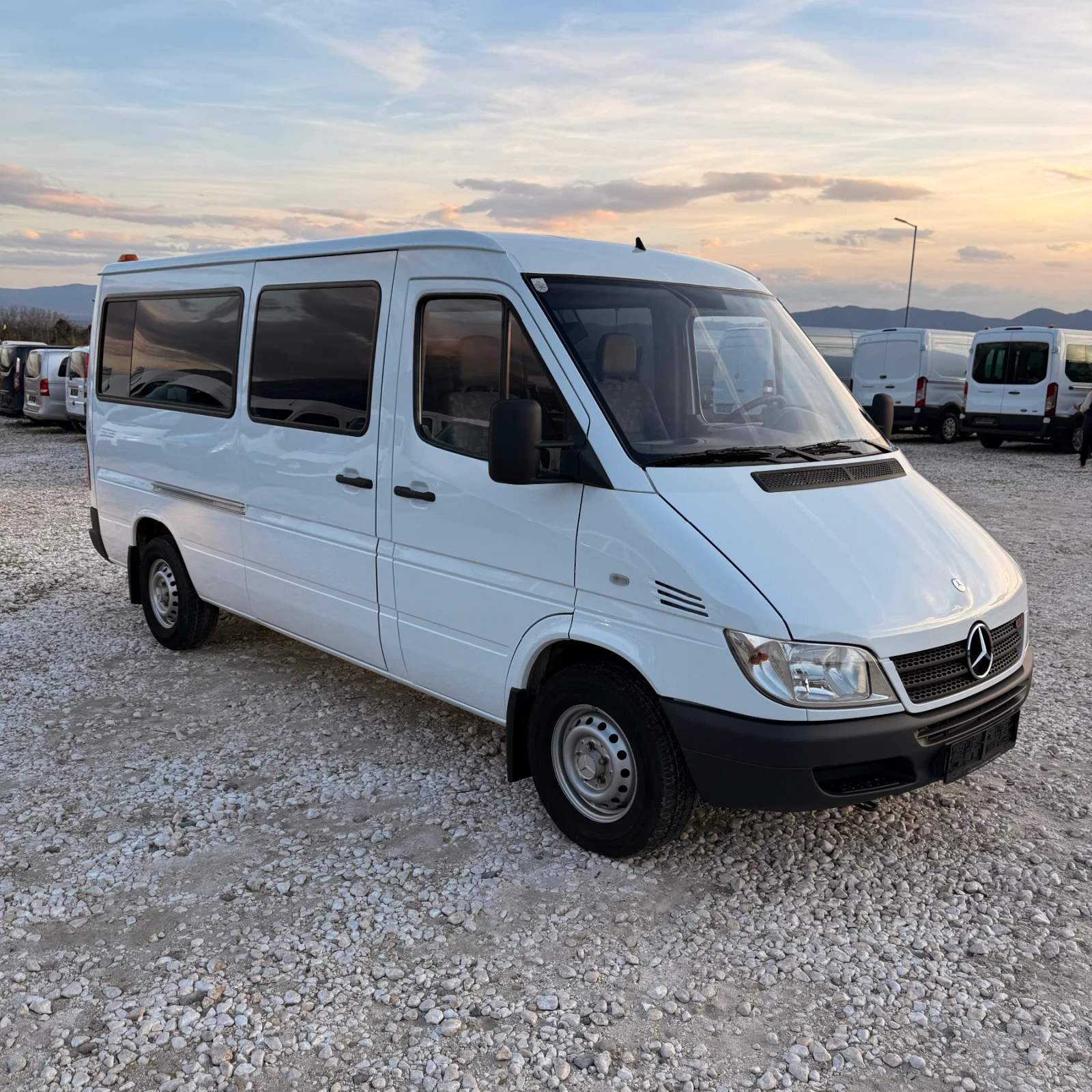 Mercedes-Benz Sprinter 313 !!!ЛИЗИНГ!!!-9-Местен-Климатик-НОВ-ВНОС - изображение 2