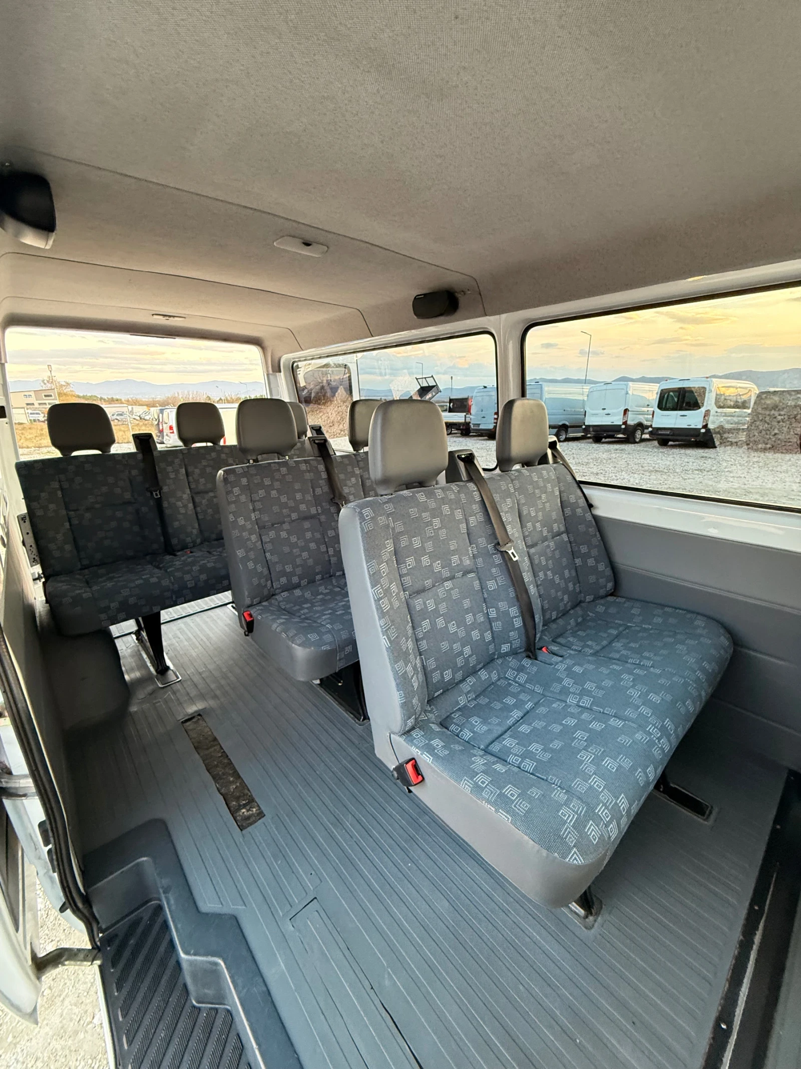 Mercedes-Benz Sprinter 313 !!!ЛИЗИНГ!!!-9-Местен-Климатик-НОВ-ВНОС - изображение 9