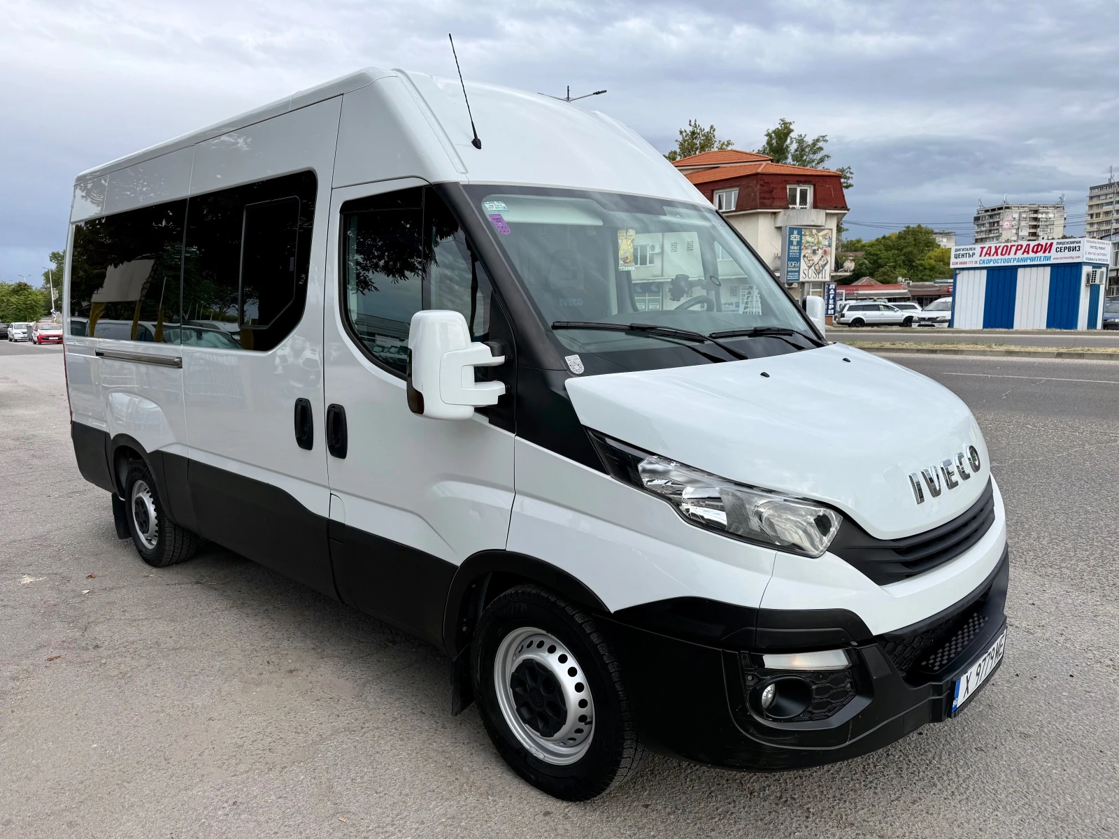 Iveco Daily 35S14 9 МЕСТА ЕВРО 6, снимка 7 - Бусове и автобуси - 56214938