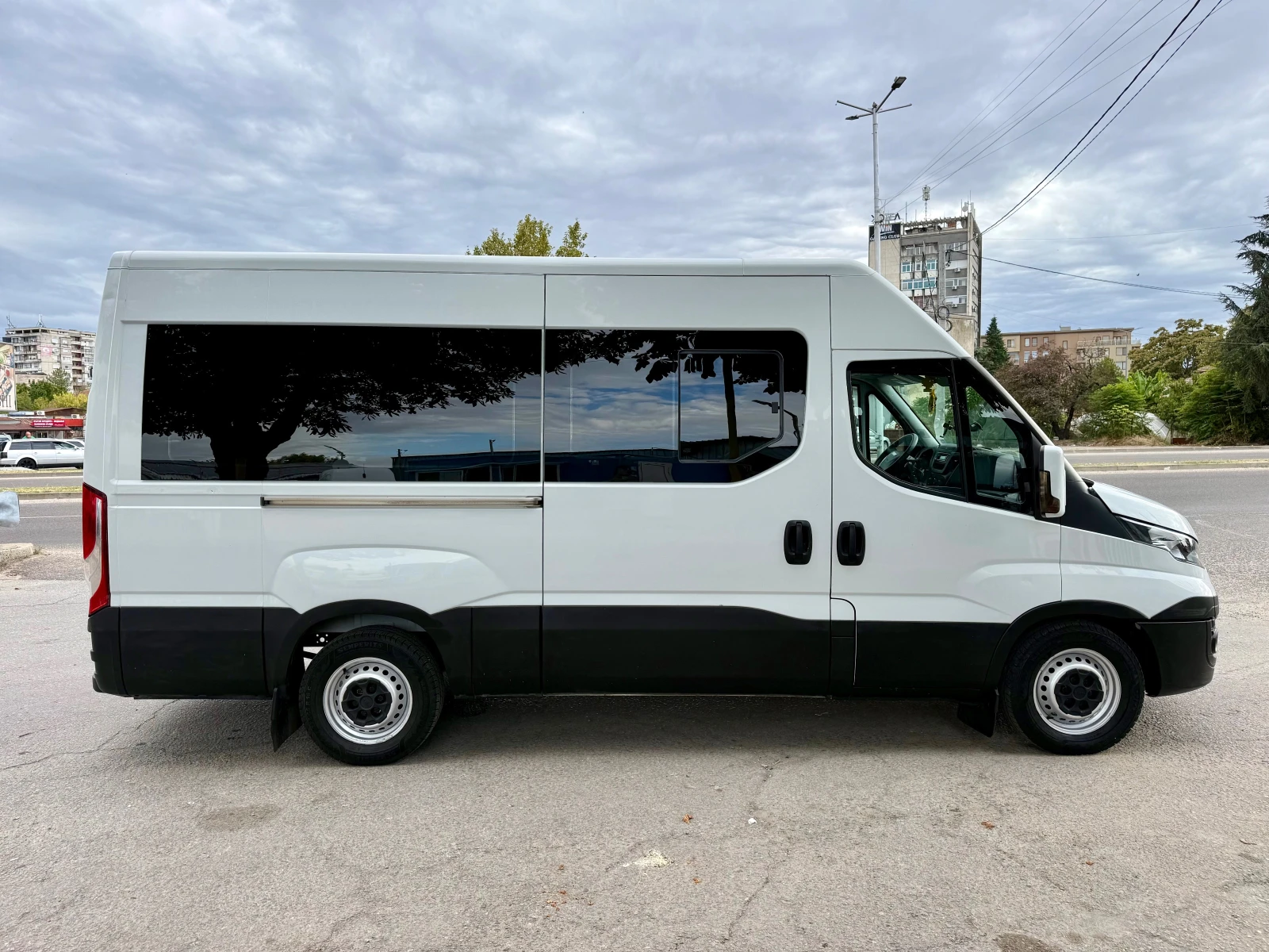 Iveco Daily 35S14 9 МЕСТА ЕВРО 6, снимка 6 - Бусове и автобуси - 56214938