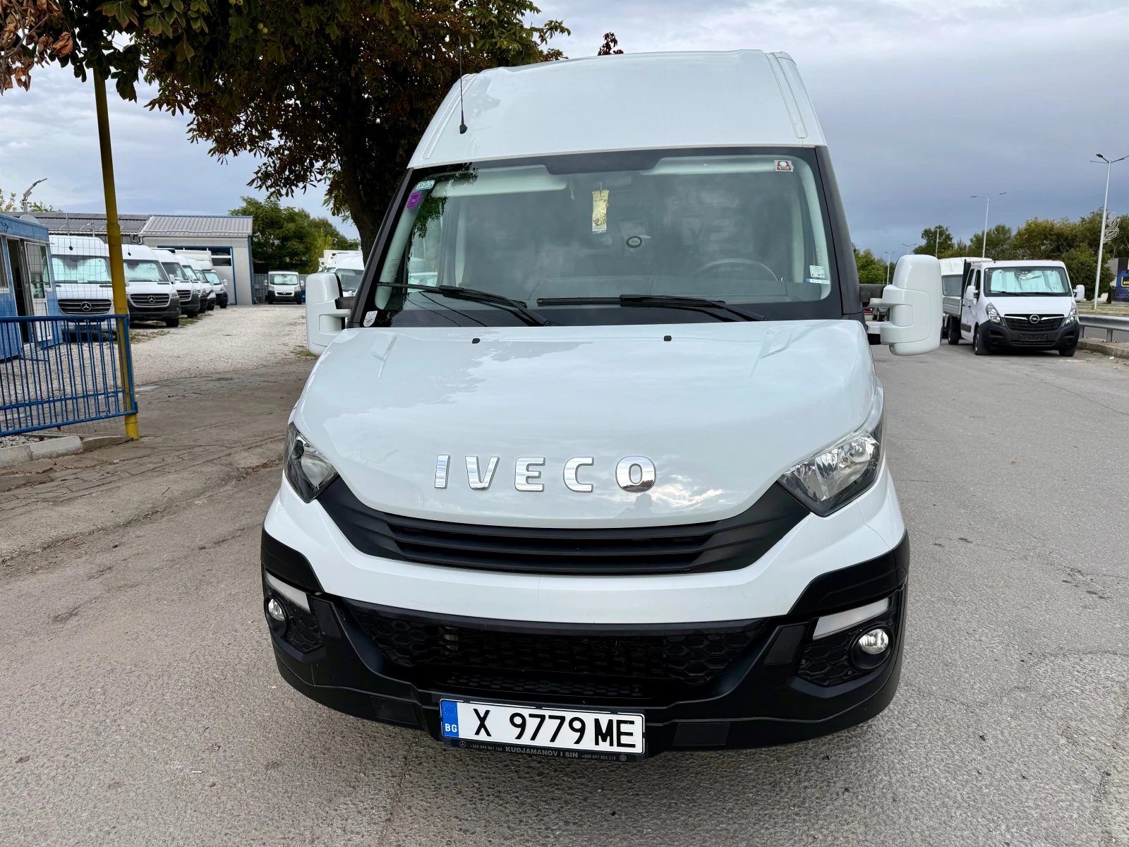 Iveco Daily 35S14 9 МЕСТА ЕВРО 6, снимка 8 - Бусове и автобуси - 56214938