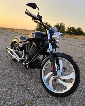     Victory Vegas 8 Ball 1634cc (100 CUBIC INCHES)