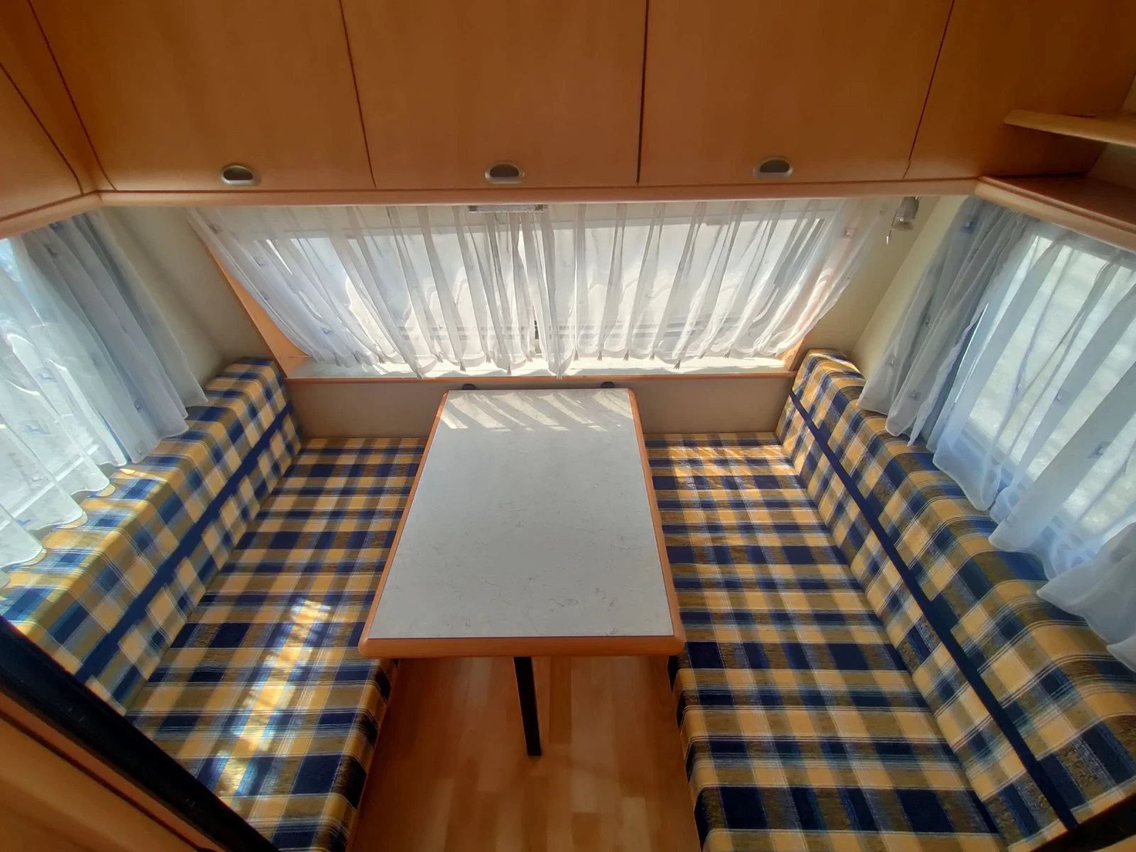 Каравана Hobby DeLuxe 440 Бойлер Душ Форселт Соларна Система, снимка 14 - Каравани и кемпери - 54097450