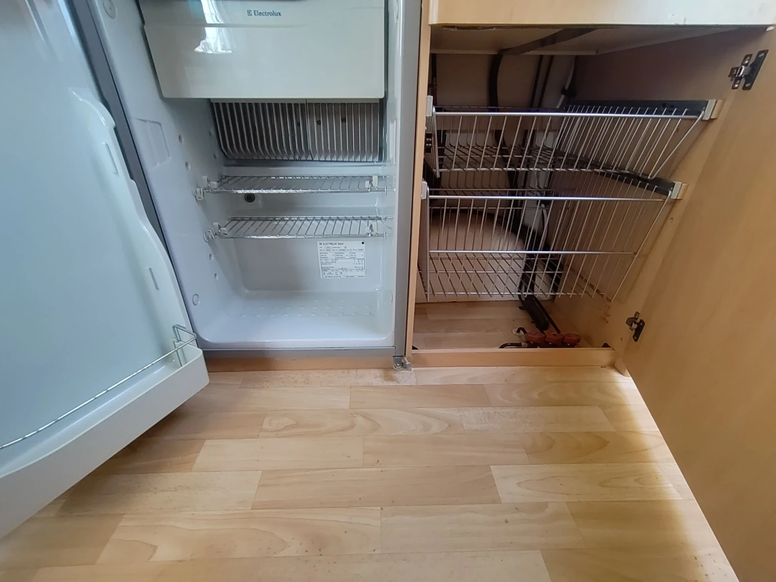 Каравана Hobby DeLuxe 440 Бойлер Душ Форселт Соларна Система, снимка 12 - Каравани и кемпери - 54097450