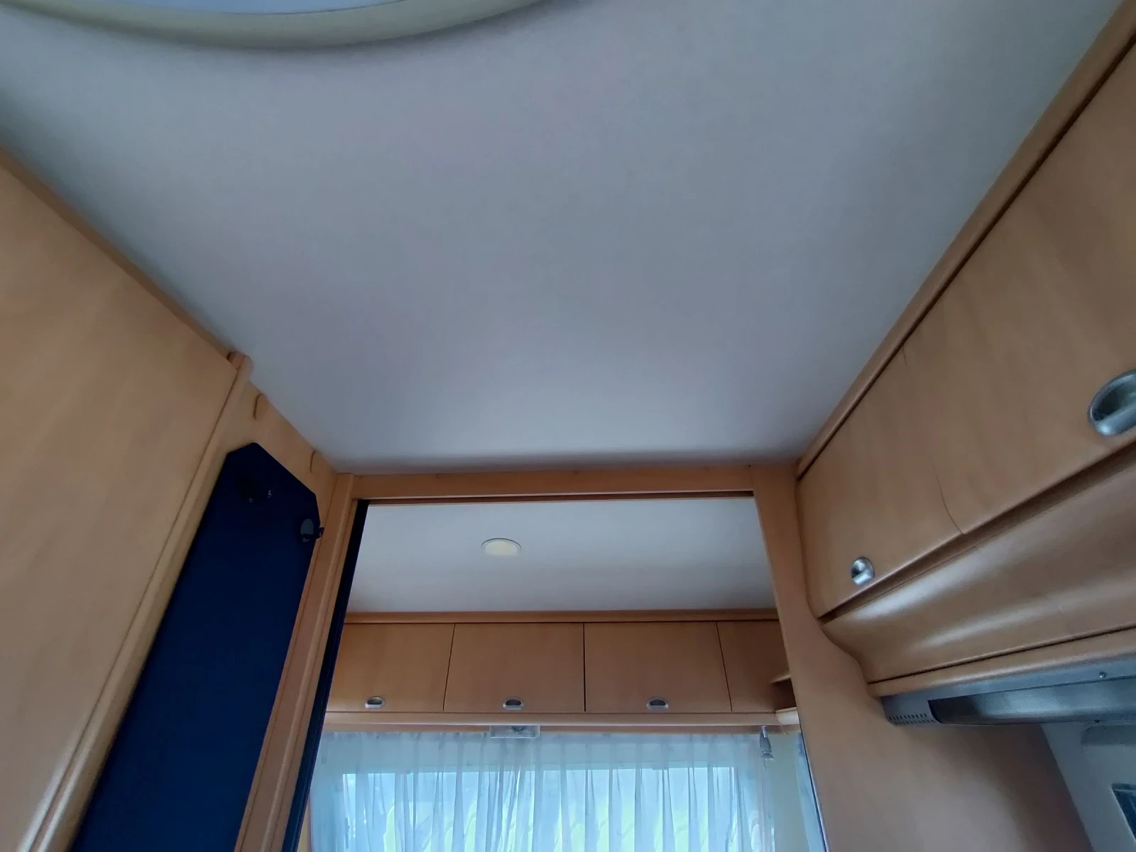 Каравана Hobby DeLuxe 440 Бойлер Душ Форселт Соларна Система, снимка 13 - Каравани и кемпери - 54097450