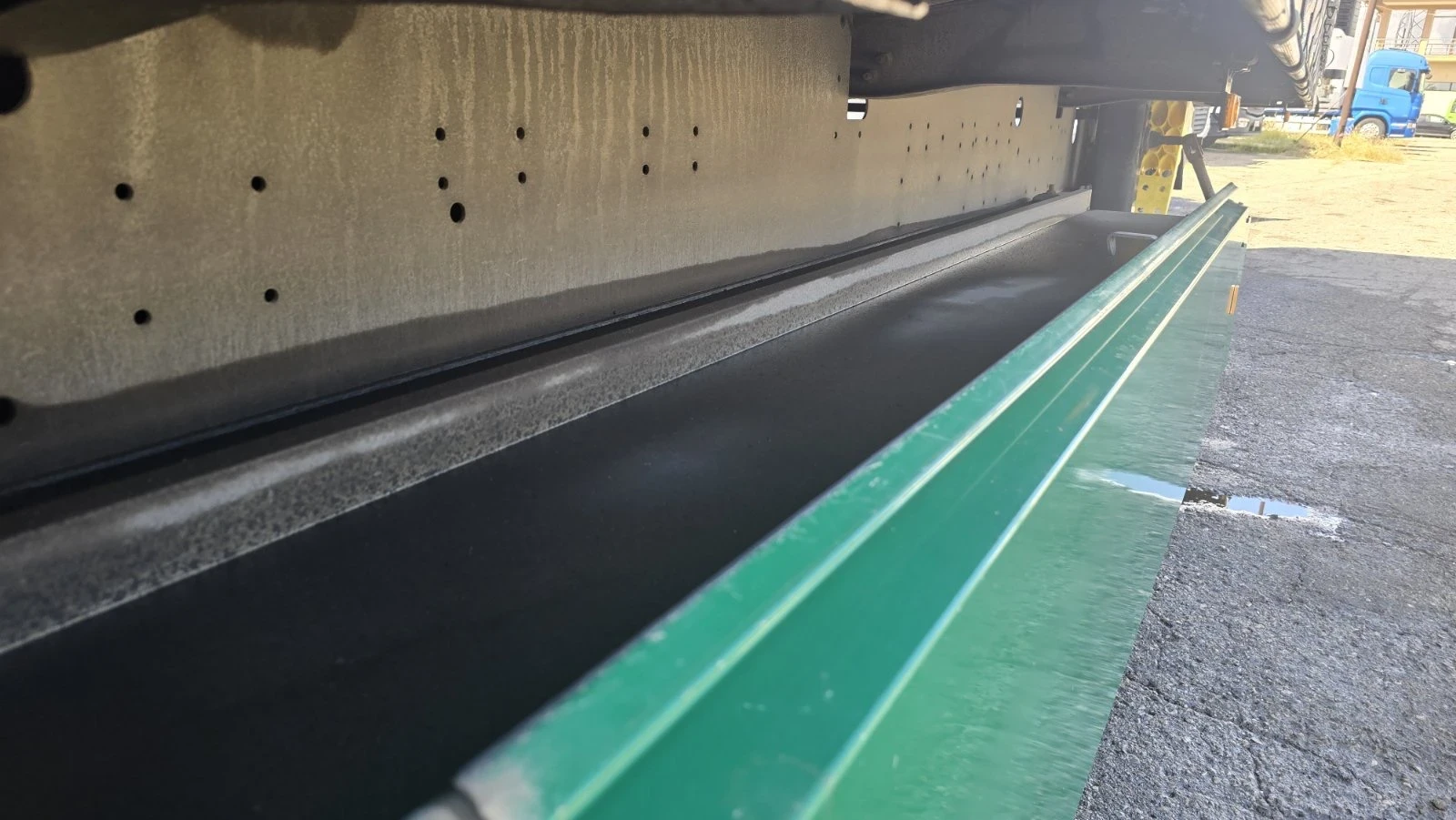  Schmitz  | Mobile.bg   11