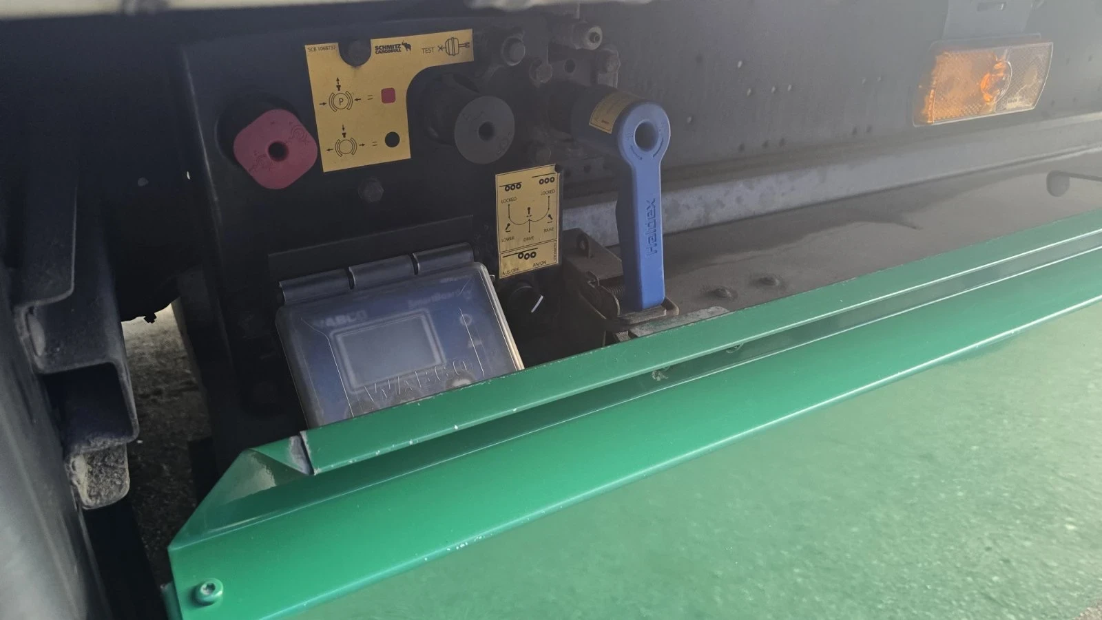  Schmitz  | Mobile.bg   9