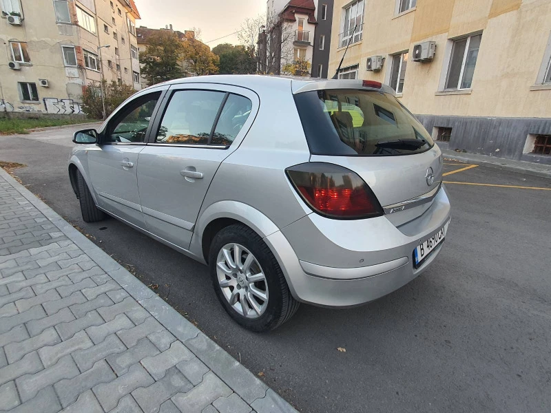 Opel Astra 1.7 cdti  ТОП състояние, снимка 7 - Автомобили и джипове - 38538638