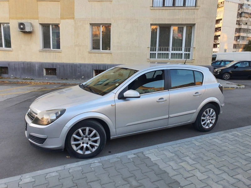 Opel Astra 1.7 cdti  ТОП състояние, снимка 4 - Автомобили и джипове - 38538638