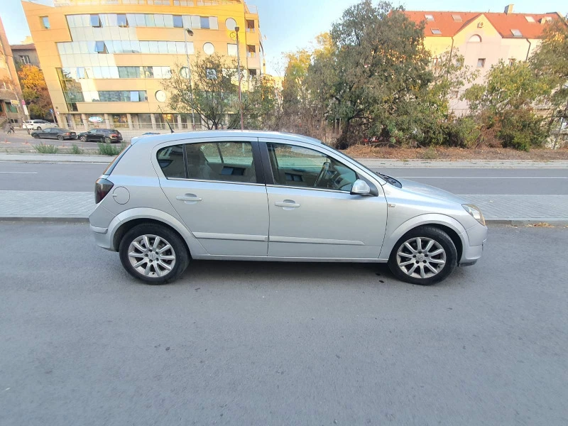 Opel Astra 1.7 cdti  ТОП състояние, снимка 5 - Автомобили и джипове - 38538638