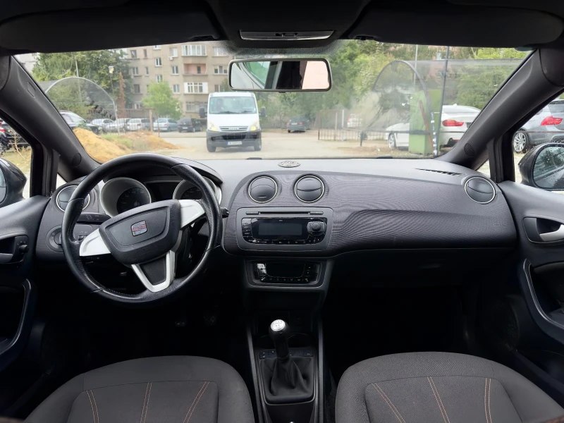 Seat Ibiza 1.4, снимка 11 - Автомобили и джипове - 47278619