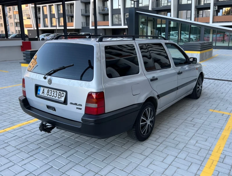 VW Golf 1.9 TDl 90 к.с, снимка 5 - Автомобили и джипове - 47540033