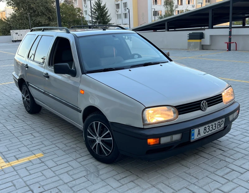 VW Golf 1.9 TDl 90 к.с, снимка 2 - Автомобили и джипове - 47540033