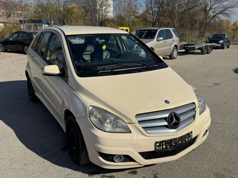 Mercedes-Benz B 180, снимка 6 - Автомобили и джипове - 47896611