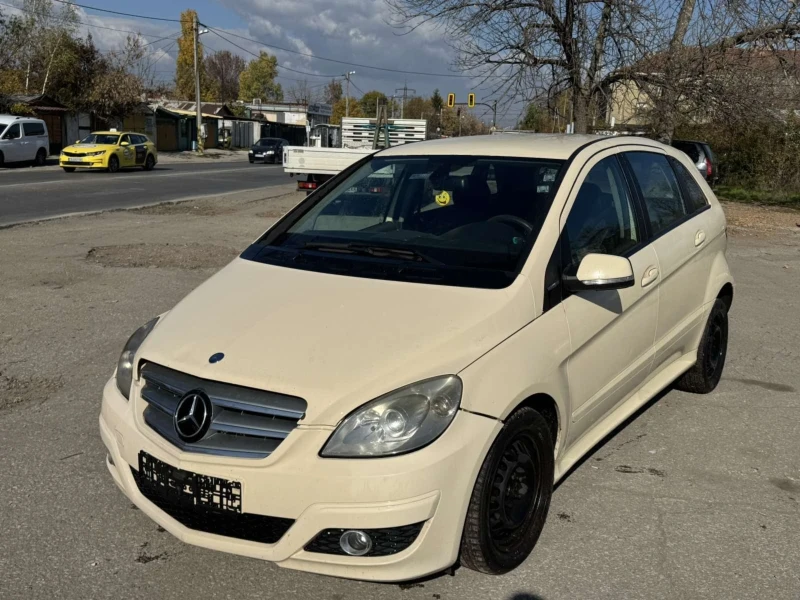 Mercedes-Benz B 180, снимка 2 - Автомобили и джипове - 47896611