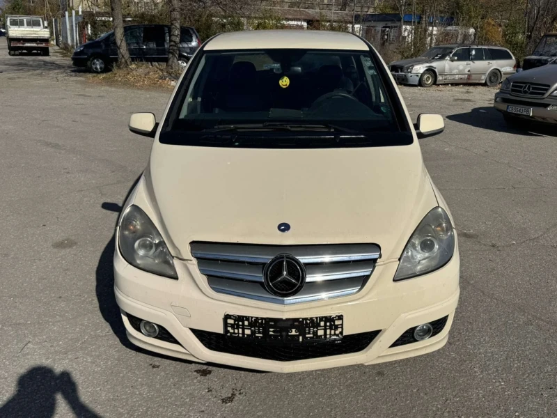 Mercedes-Benz B 180, снимка 1 - Автомобили и джипове - 47896611