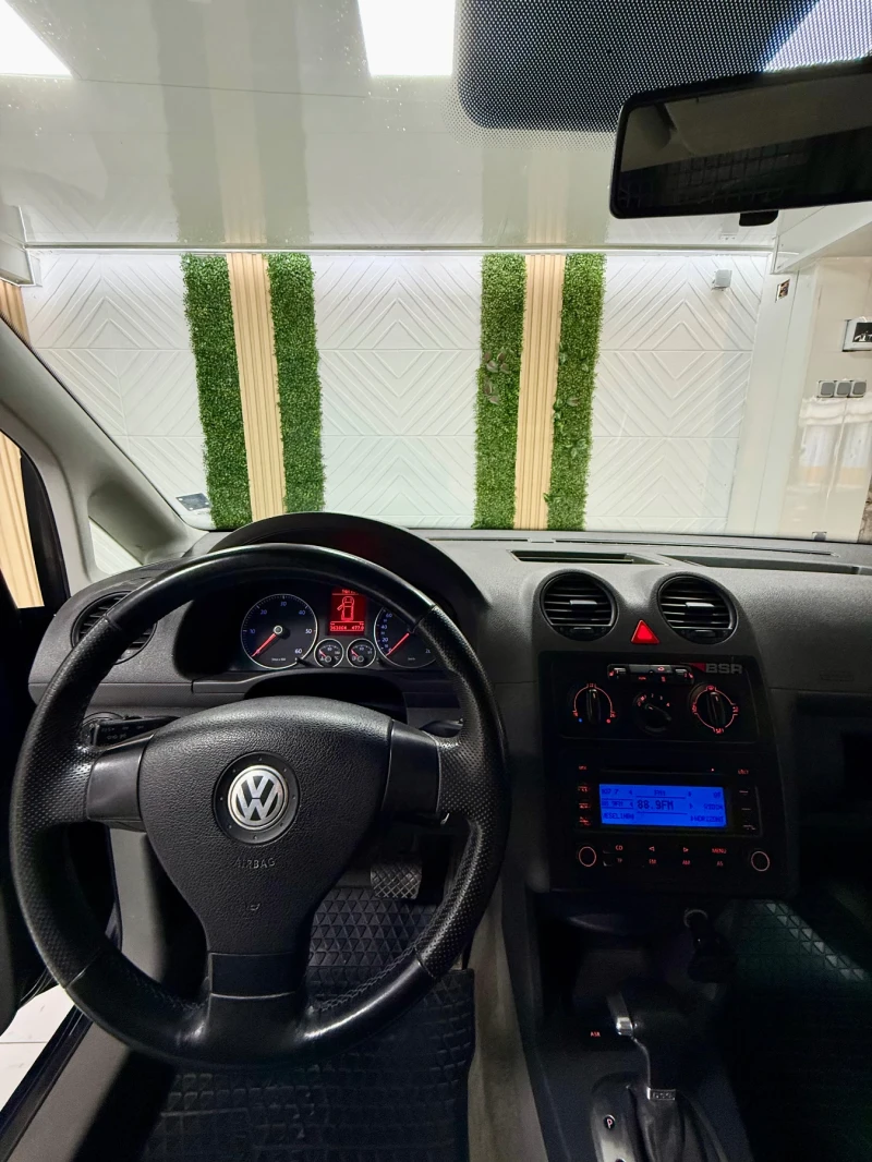 VW Caddy 1.9 TDI 105к.с, снимка 8 - Автомобили и джипове - 51926571