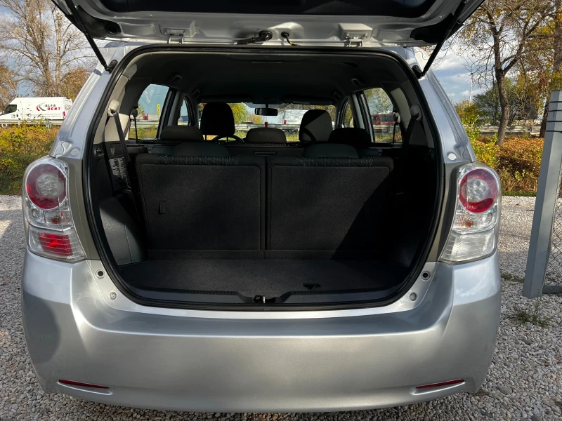 Toyota Verso 1.8i 6-speed EURO-5 CAMERA/NAVI, снимка 14 - Автомобили и джипове - 52854503