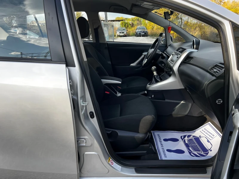 Toyota Verso 1.8i 6-speed EURO-5 CAMERA/NAVI, снимка 11 - Автомобили и джипове - 52854503