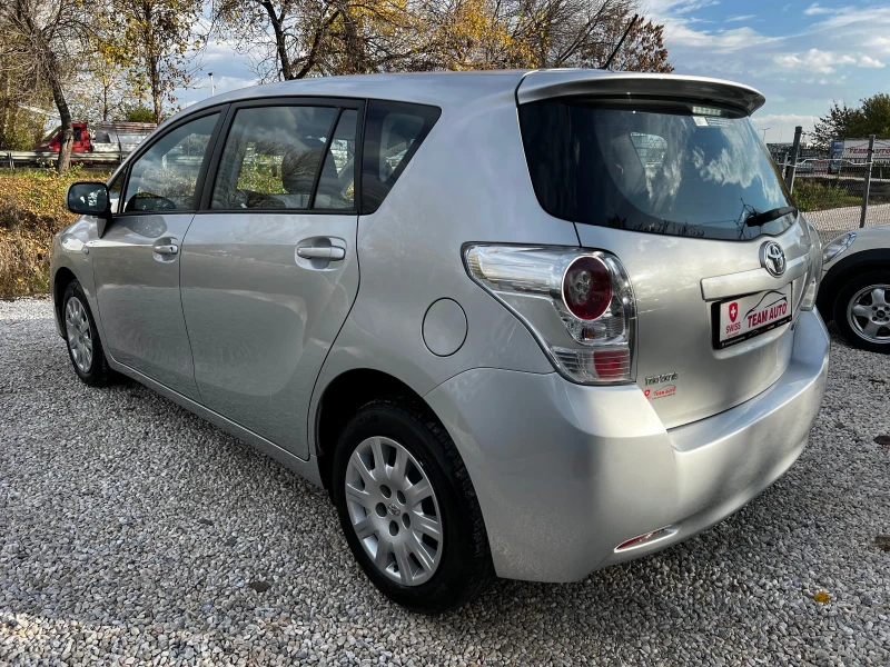 Toyota Verso 1.8i 6-speed EURO-5 CAMERA/NAVI, снимка 6 - Автомобили и джипове - 52854503