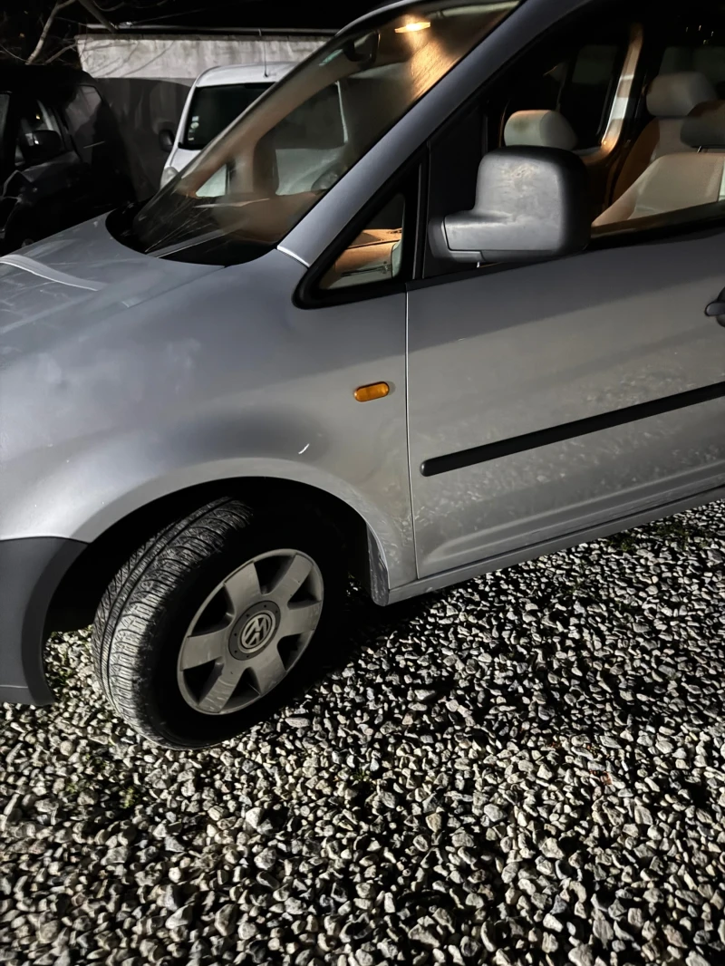 VW Caddy, снимка 4 - Автомобили и джипове - 52919159