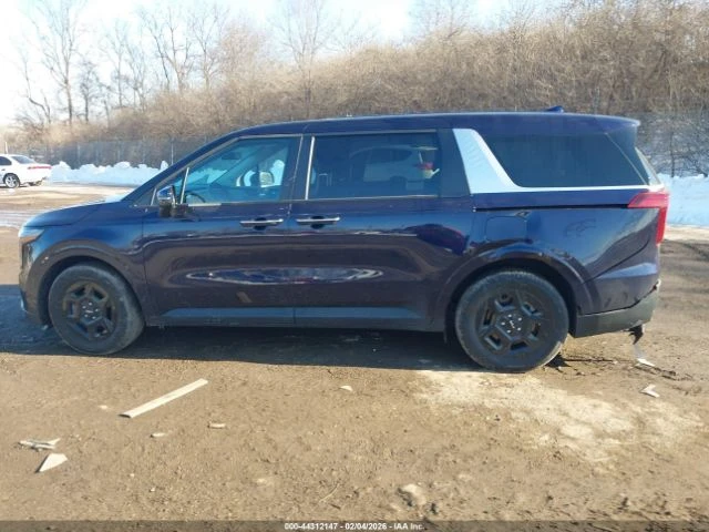 Kia Carnival MPV LXS, снимка 16 - Автомобили и джипове - 53464436