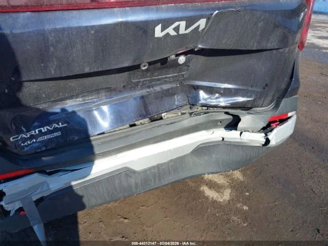 Kia Carnival MPV LXS, снимка 13 - Автомобили и джипове - 53464436